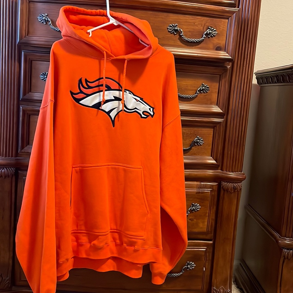 Mens xl reebok stitches horse Broncos hoodie